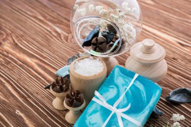 按摩头部的穴位可以起到降血压的效果